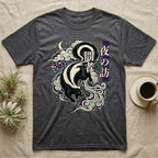 Dark gray t-shirt featuring a skunk illustration with Japanese text.