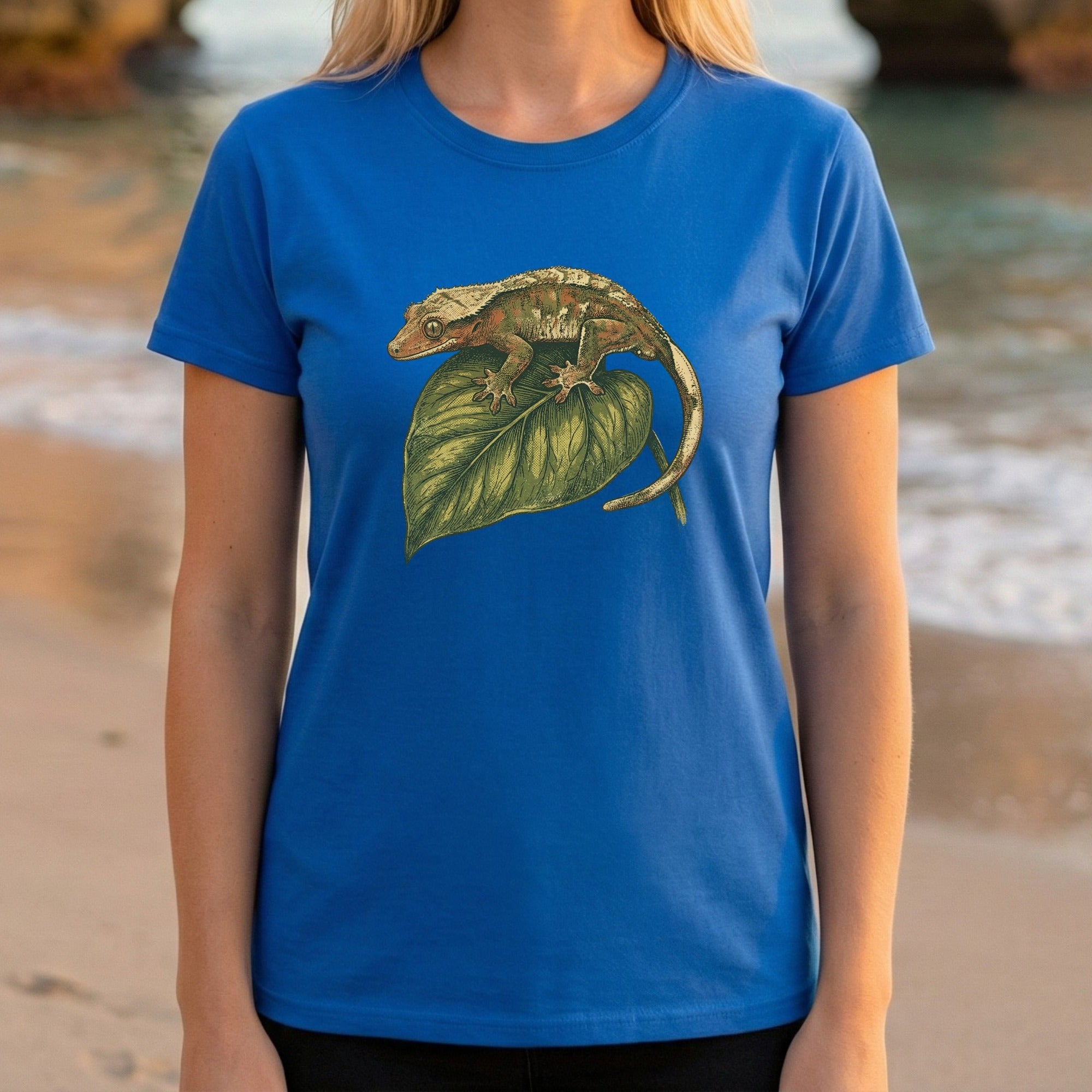 Blue Shirt with Leaf and Gecko Graphic Design T-shirt