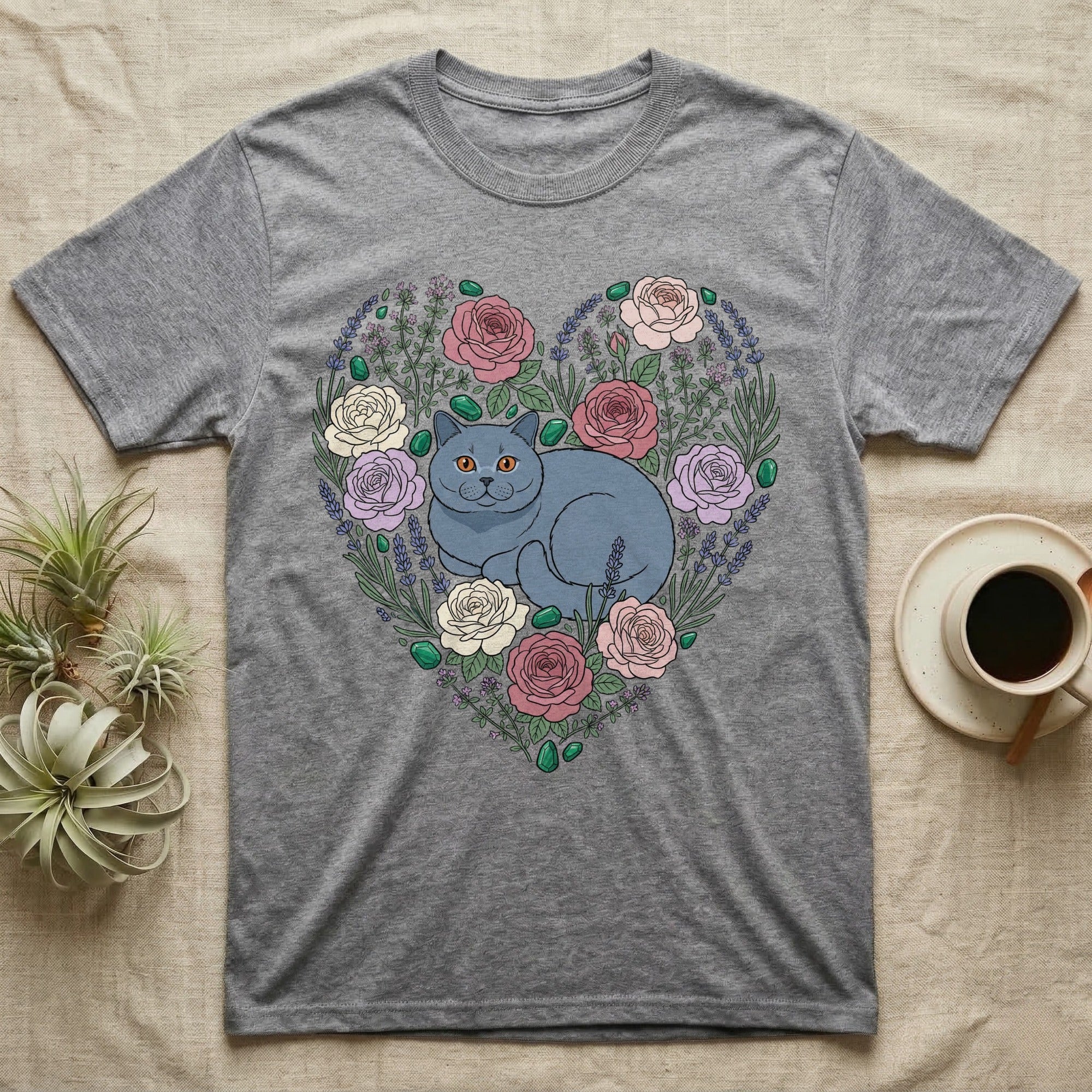 Grey t-shirt with a blue cat surrounded by a heart of roses and lavender.